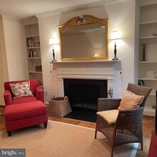 Building Photo - Wesley Heights Beautiful Fully Furnished 2 Bed, Two and a Half Bath