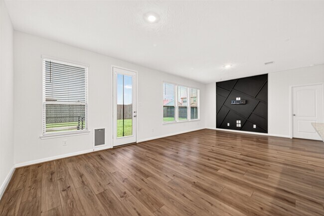Building Photo - 12602 Blue Jay Dr