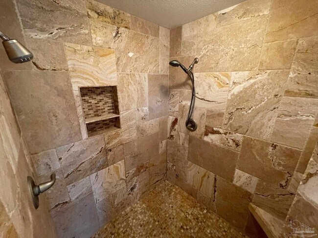 Building Photo - 5955 Hermitage Dr