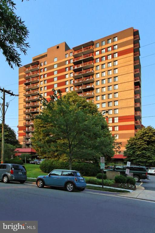 Building Photo - 801 N Pitt St