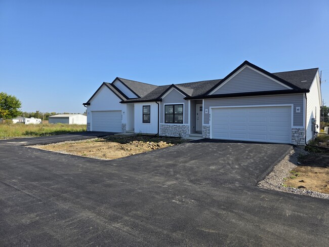 Building Photo - 8028 Memorial Hwy