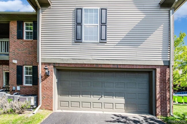 Building Photo - 28139 Carlton Way Dr