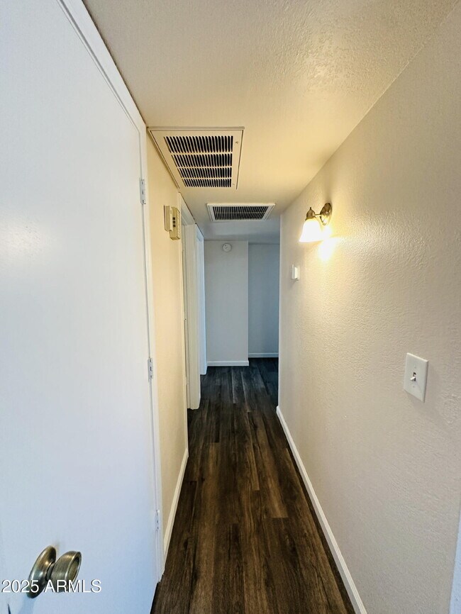 Building Photo - 1803 N Cheri Lynn Dr