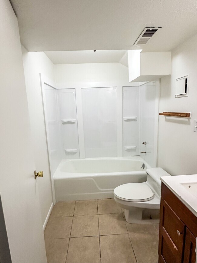 Building Photo - 5333 Peachwood Cir