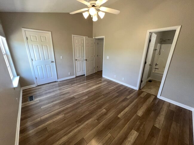 Building Photo - 122 Wolverine Ct