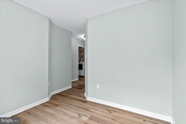 Building Photo - 2619 Inwood Dr