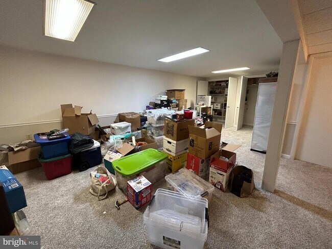 Building Photo - 5 Cedar Woods Dr