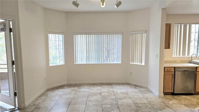 Building Photo - 830 Carnegie St