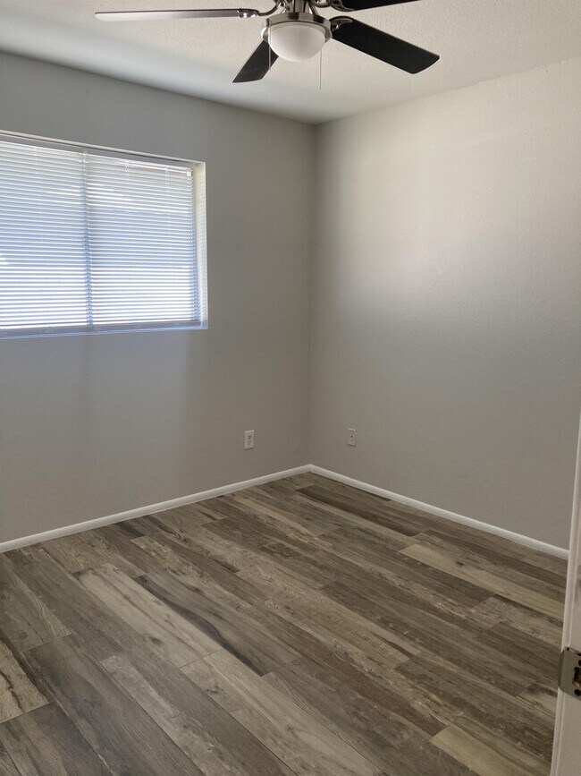 Building Photo - 1010 S Mara Dr