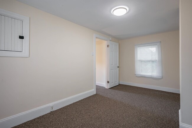 Building Photo - 177 Chestnut St