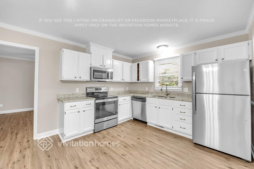 Building Photo - 908 Fairlong Rd