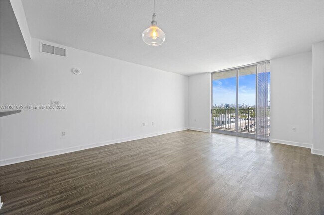 Building Photo - 140 S Dixie Hwy