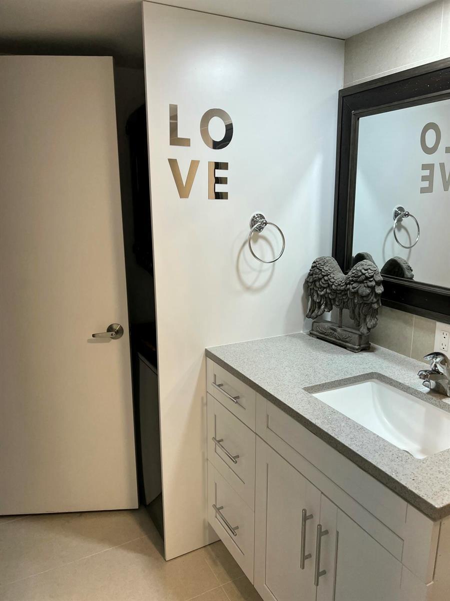 Building Photo - 2101 21st Ln