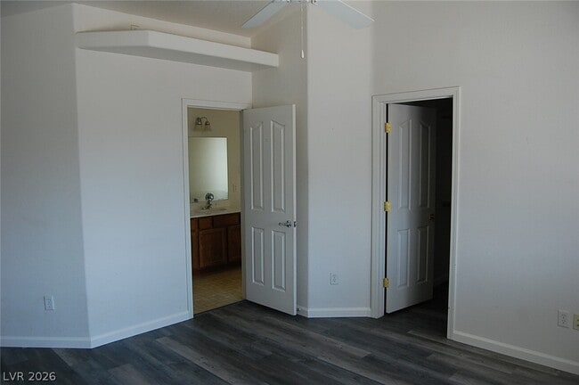 Building Photo - 4911 Ridgewood Dr