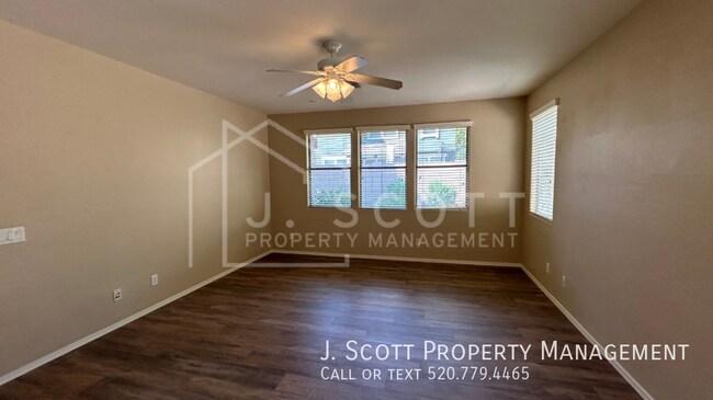 Building Photo - 4266 E Lexington Ave