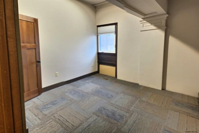 Building Photo - 34 William St