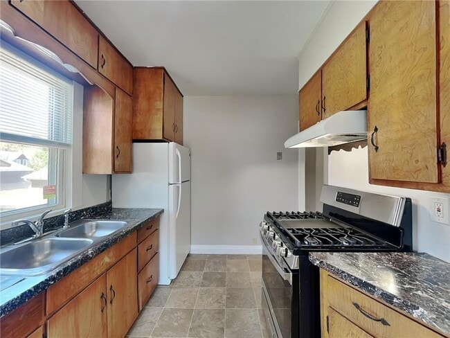 Building Photo - 3820 Jackson St NE