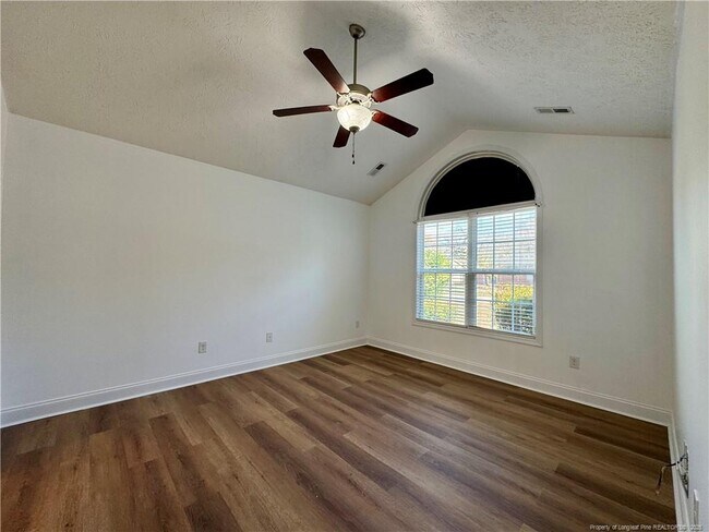 Building Photo - 5616 Duncan St