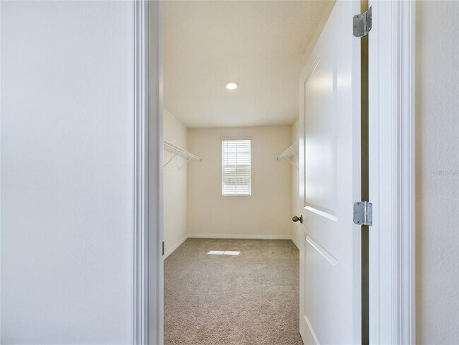Building Photo - 8626 SW 46th Ave