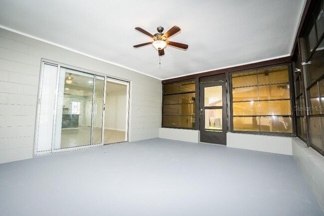 Building Photo - 124 Lakeview Dr
