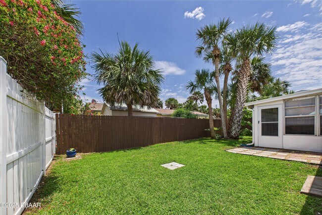 Building Photo - 4035 Oriole Ave