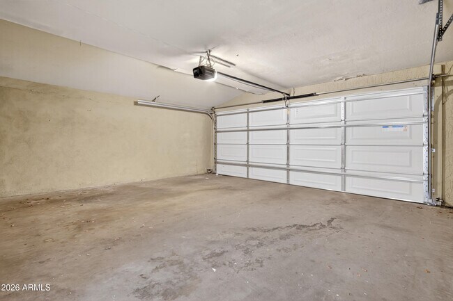 Building Photo - 6843 E Redfield Rd