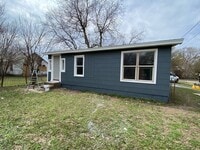 Building Photo - Fantastic Sand Springs Home