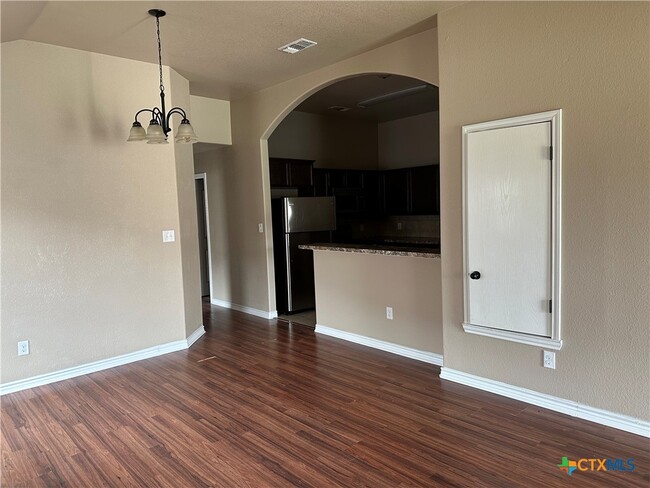 Building Photo - 1112 Grace Point Dr