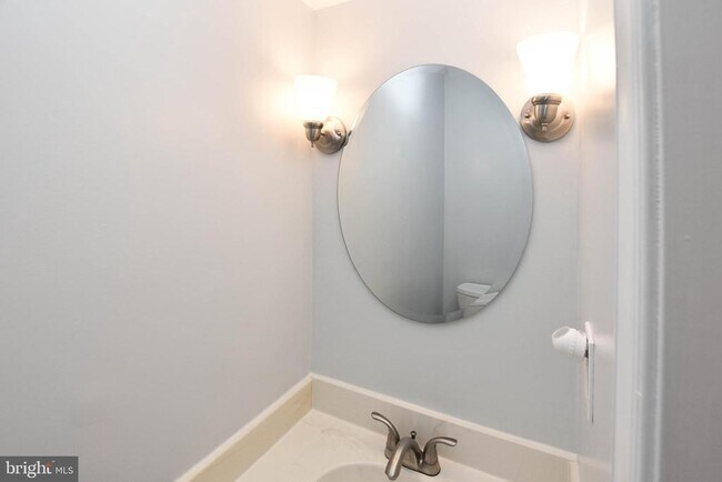 Building Photo - 5843 Wye Oak Commons Ct