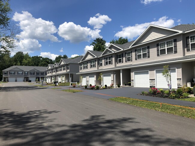Building Photo - 2405 Rosa RoadRidge Manor Ct
