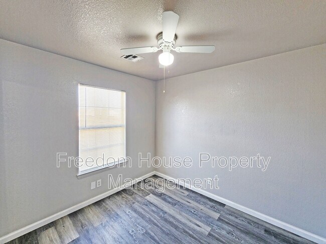 Building Photo - 1381 Ogallala St