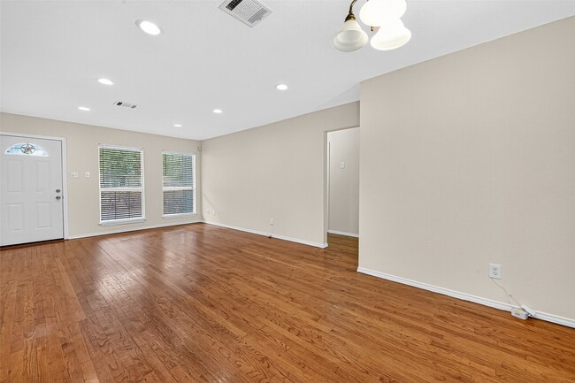 Building Photo - 1111 Choate Cir