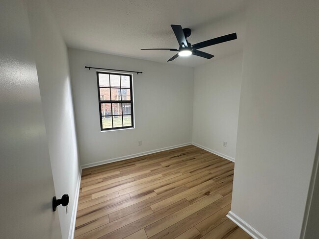 Building Photo - Lighthouse Townhome-Located in Campbell County