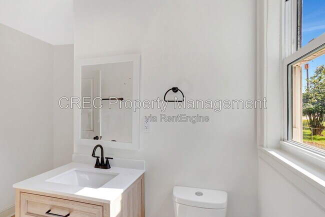 Building Photo - 2642 Ferrara Dr