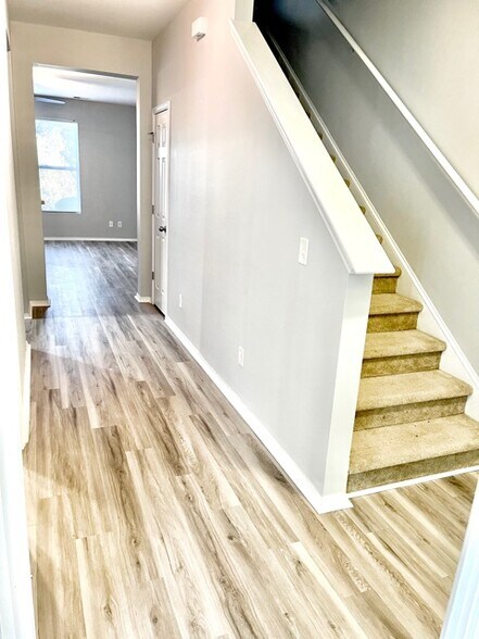 Building Photo - 190 Olde Towne Way