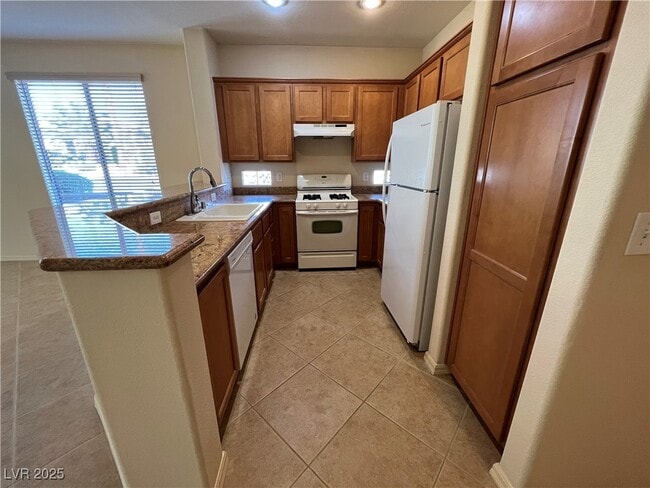 Building Photo - 5445 Progresso St