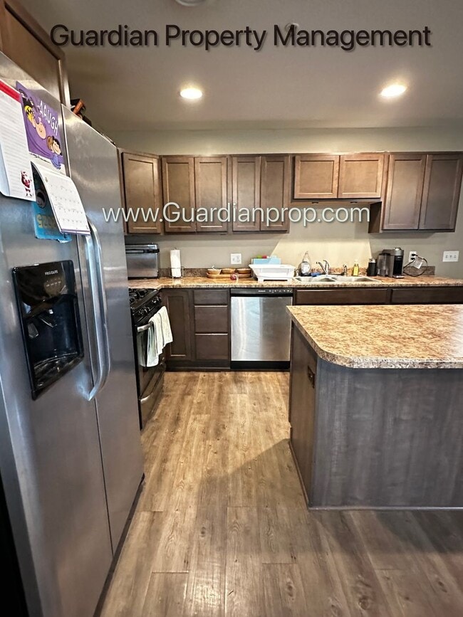 Building Photo - Lakeville Corner Unit, Walk out Patio, 2 Car Garage, W/D on Upper Level, 2.5 Baths