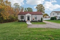 Building Photo - 1665 Maple Rd