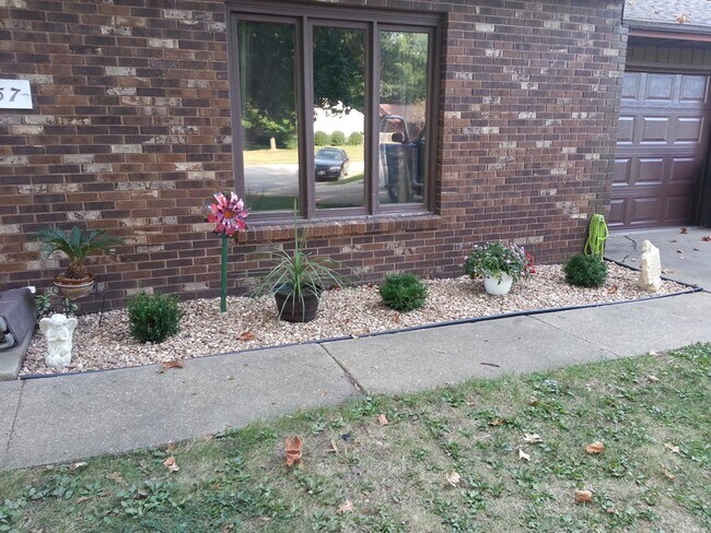 Building Photo - 4159 Pickfair Rd