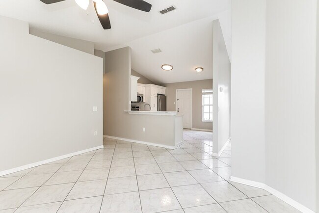 Building Photo - 410 Marlberry Leaf Ave