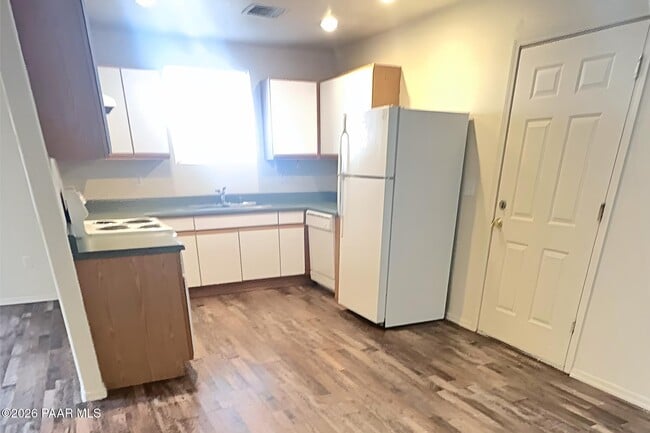 Building Photo - 17022 E Roadrunner Rd