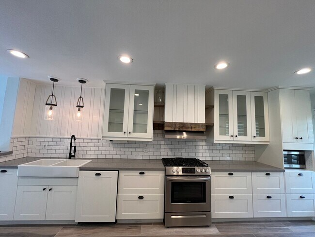 Building Photo - Long Term - 3 Bed 2 Bath in Desert Falls!