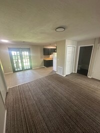 Building Photo - 2213 Crutchfield Ln