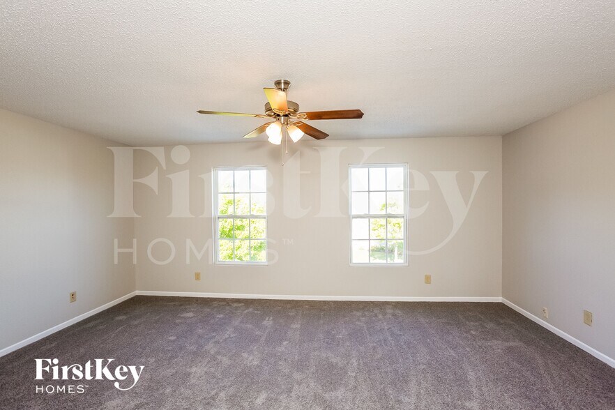 Building Photo - 15358 Border Dr