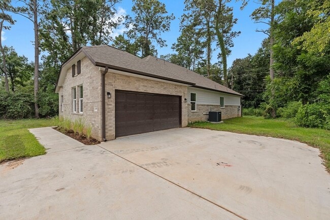 Building Photo - 478 Stephen F Austin Dr