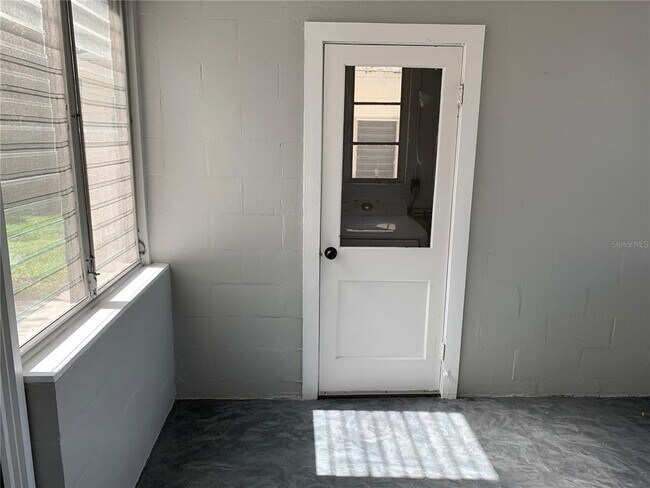 Building Photo - 3516 W San Pedro St