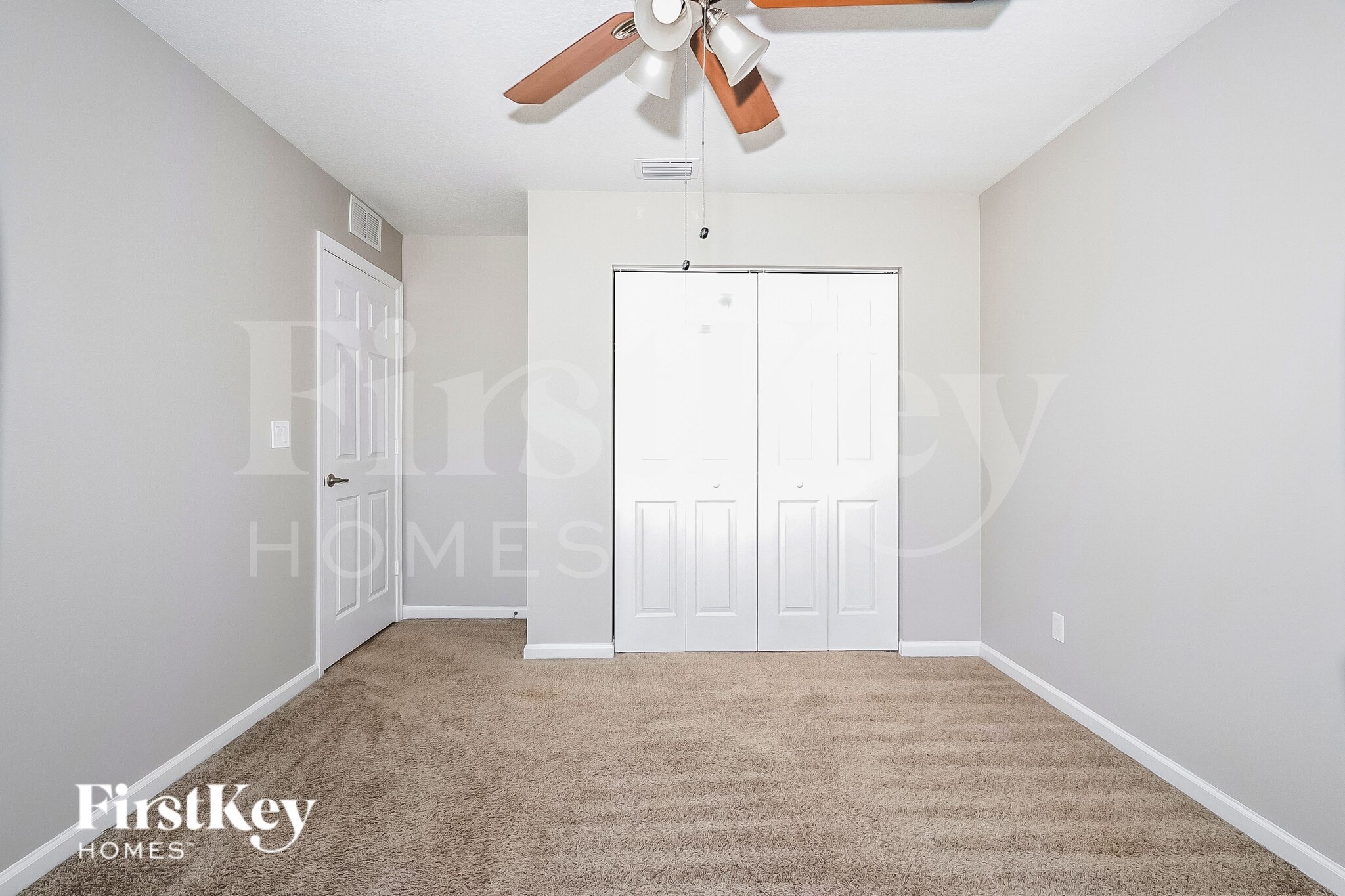 Building Photo - 511 SW Nadell Ave