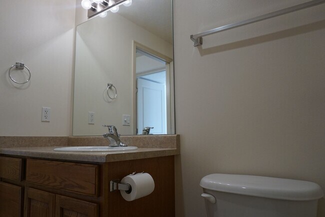 Building Photo - Beautiful Pleasant Grove 6 Bedroom With Mo...