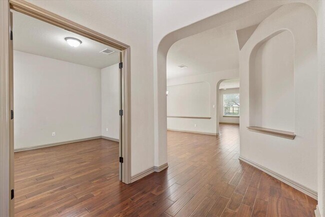 Building Photo - 1509 Greenside Dr