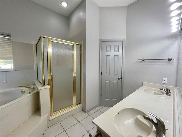 Building Photo - 8701 Bellechase Rd